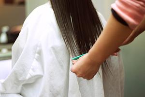 浅草で髪質コントロールができる美容室